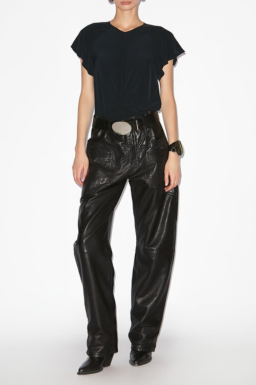 Tullya Plain-Colored Pleated Top Tullya Plain-Colored Pleated Top